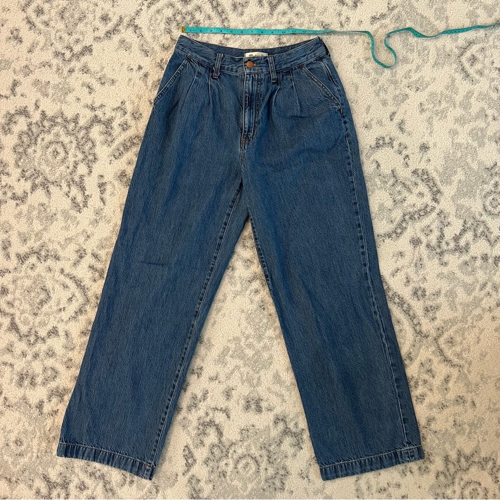 Madewell baggy straight jeans. Size 27